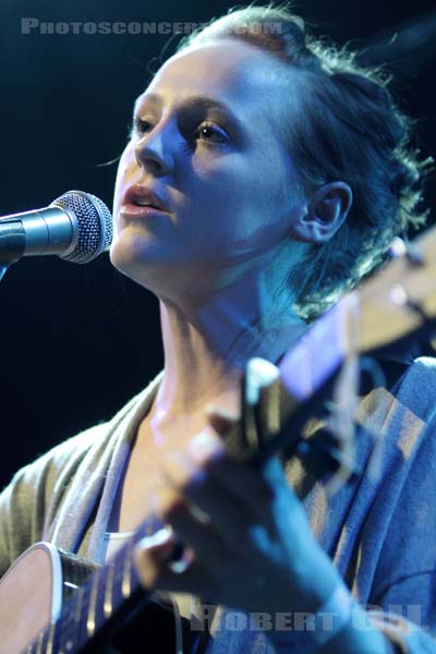 LAURA MARLING - 2010-04-07 - PARIS - La Fleche d'Or - Laura Beatrice Marling